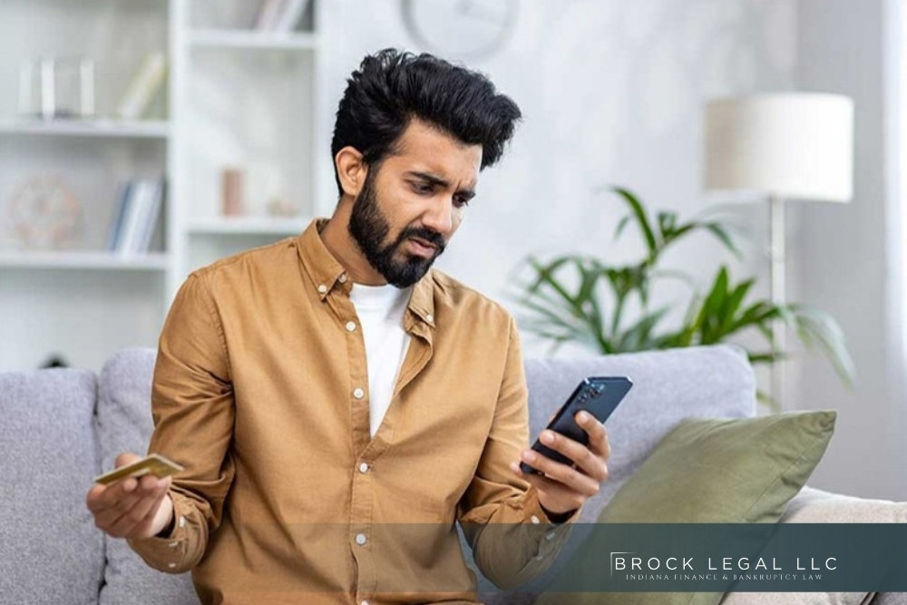 Identity Theft and Fraud What to Do If Youre a Victim-2 Consumer checking financial information during immediate fraud protection